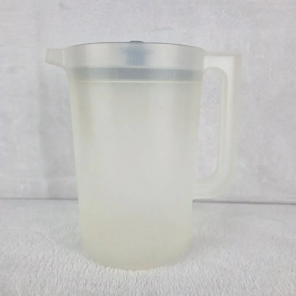 Vintage Tupperware Clear & Blue 2 Qt Pitcher Push Button Lid #1676-5